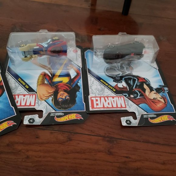 Hot Wheels Marvel Iron Man Black Widow Ms. Marvel - Picture 8 of 10